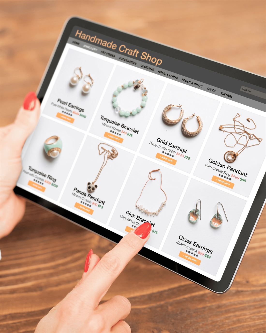 Catalogo digitale Scintille consultato da tablet: la gestione omnicanale dopo LuxyTime